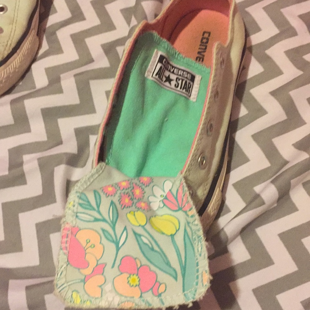 Shoes - Picture 4 of 4